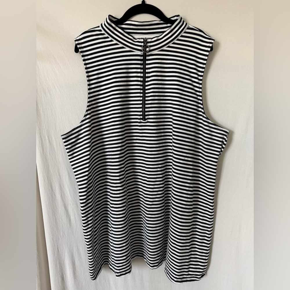 torrid Black & White Striped Sleeveless Mock Neck Zip Tank